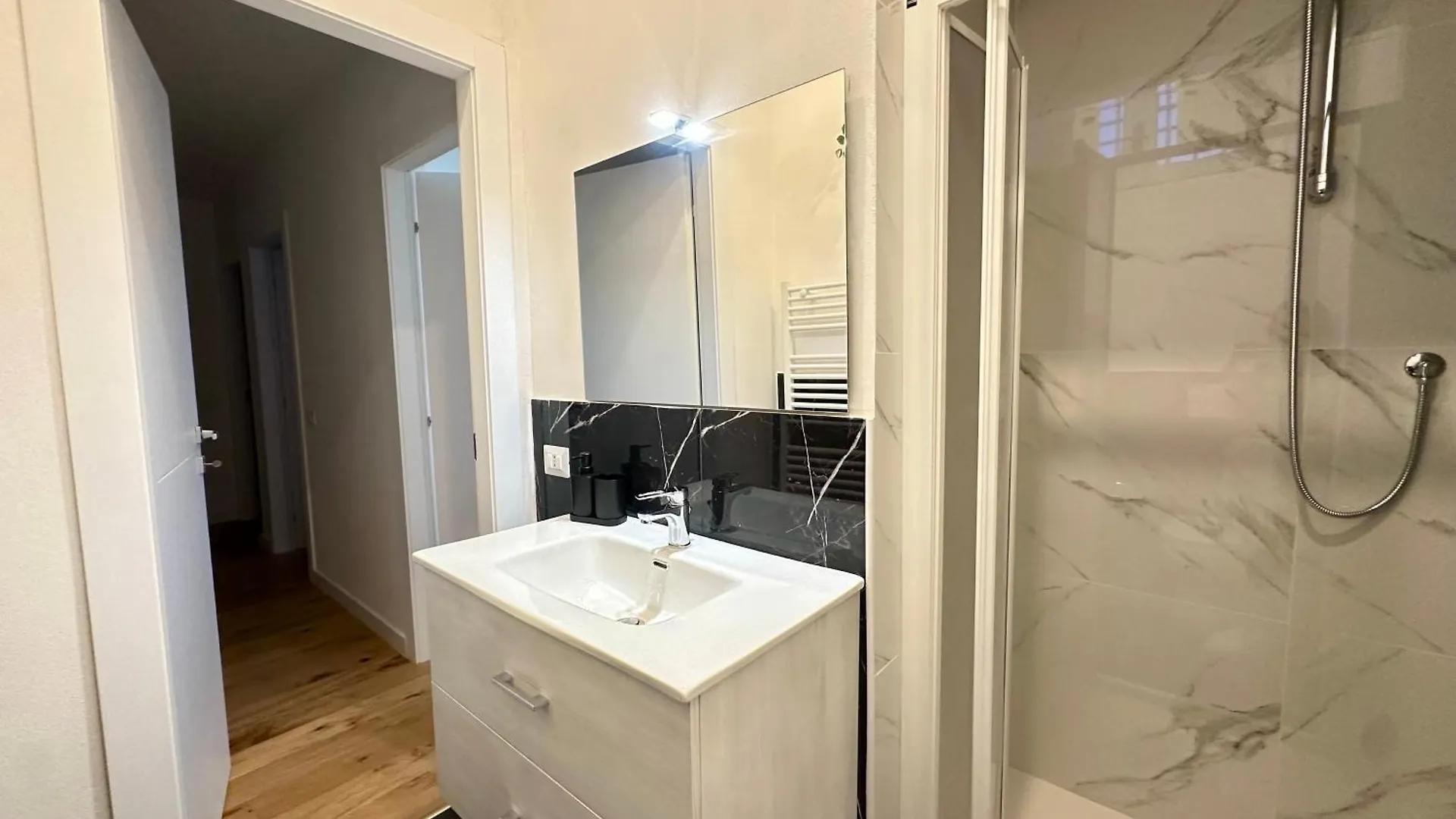 Luxury Peri Apartment Florens