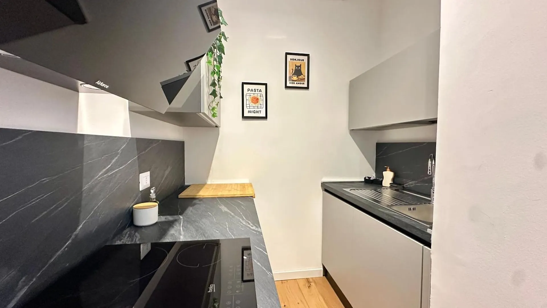 Luxury Peri Apartment Florenz 0*,