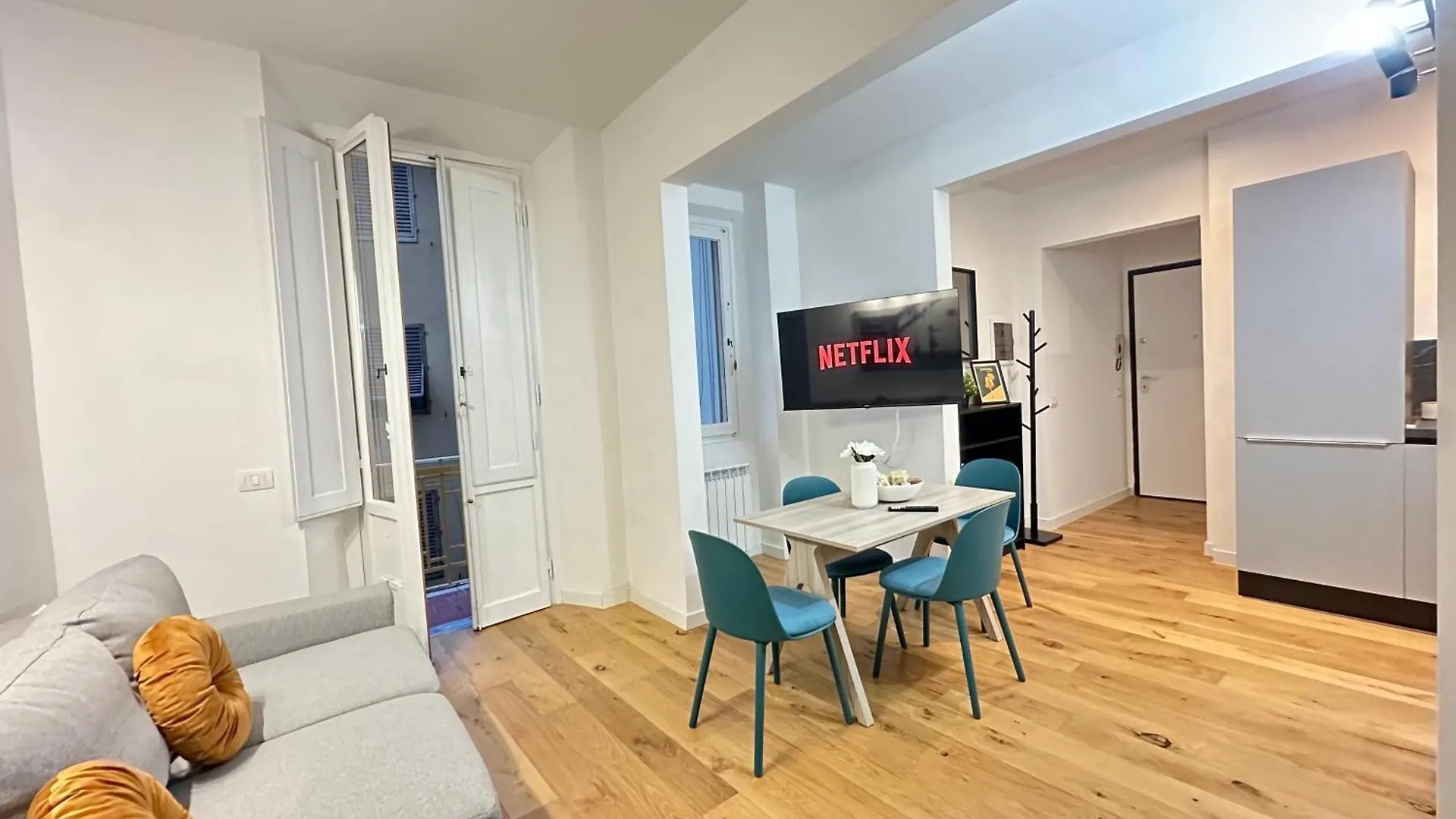 Luxury Peri Apartment Florenz 0*,